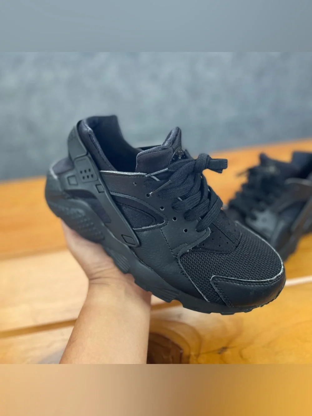 Nike Air Huarache Shoes Boys Size 6.5Y Triple Black Shoes Sneakers 654275-016‎